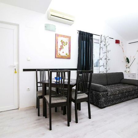 Apartments Alma Подгора Екстер'єр фото