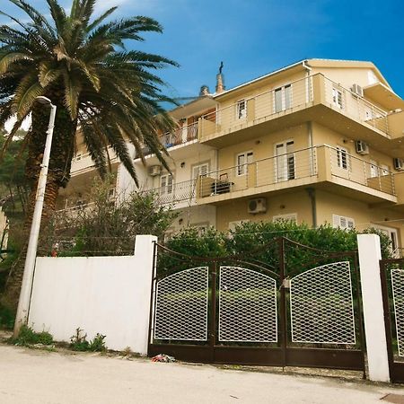 Apartments Alma Подгора Екстер'єр фото