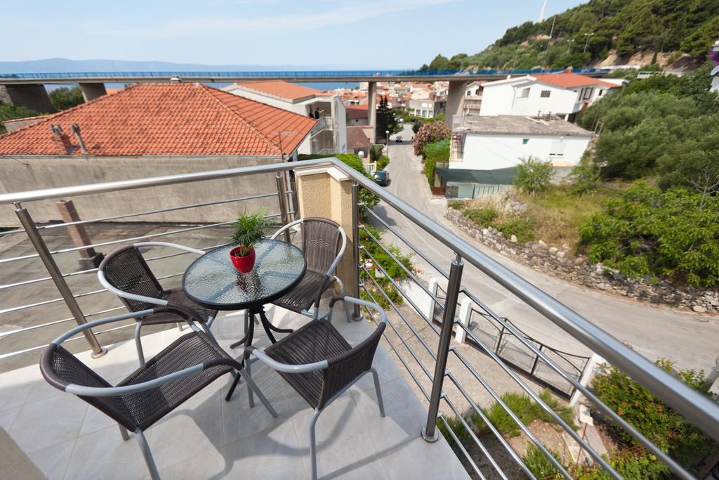 Apartments Alma Подгора Екстер'єр фото