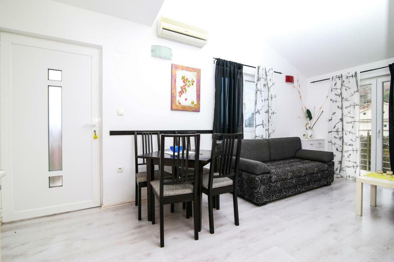 Apartments Alma Подгора Екстер'єр фото