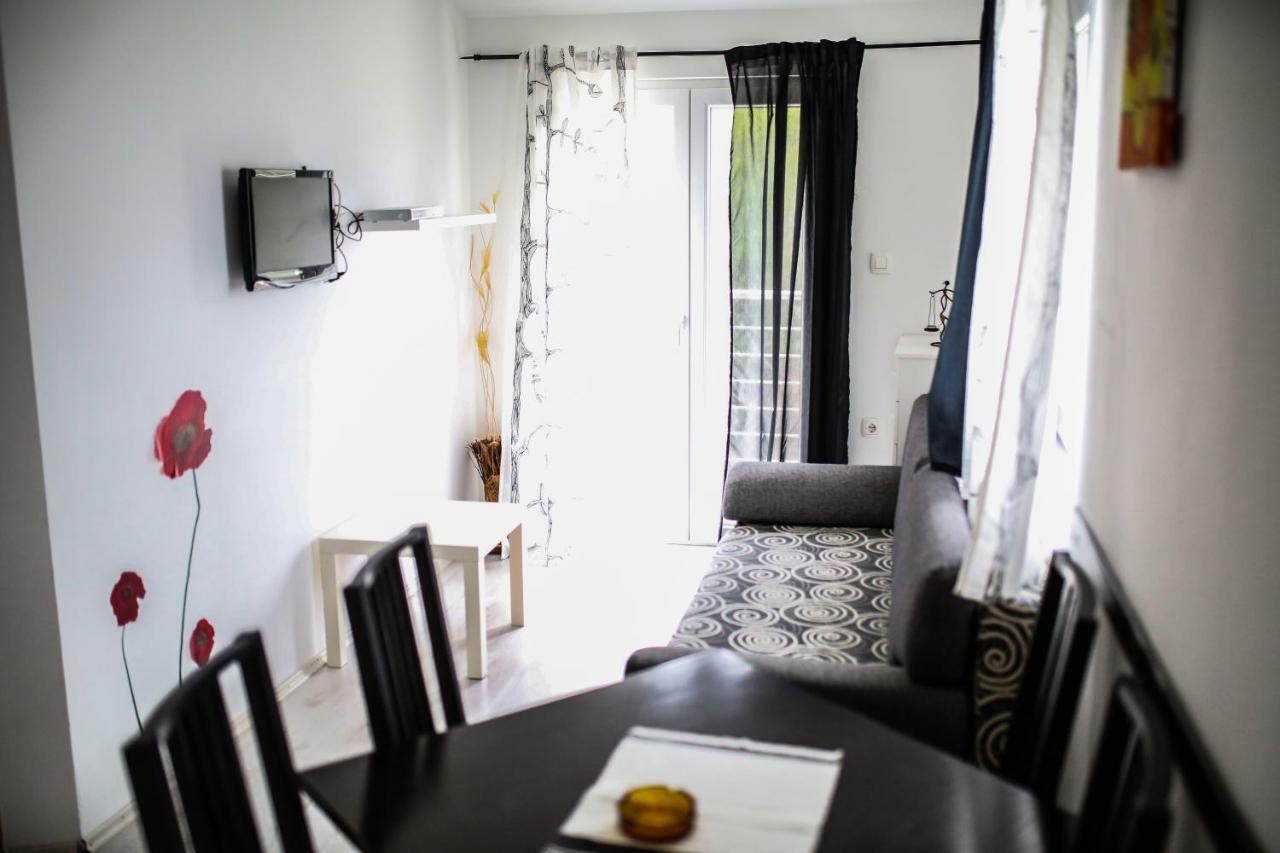 Apartments Alma Подгора Екстер'єр фото