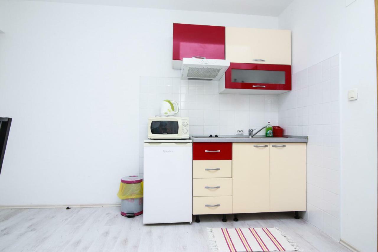 Apartments Alma Подгора Екстер'єр фото