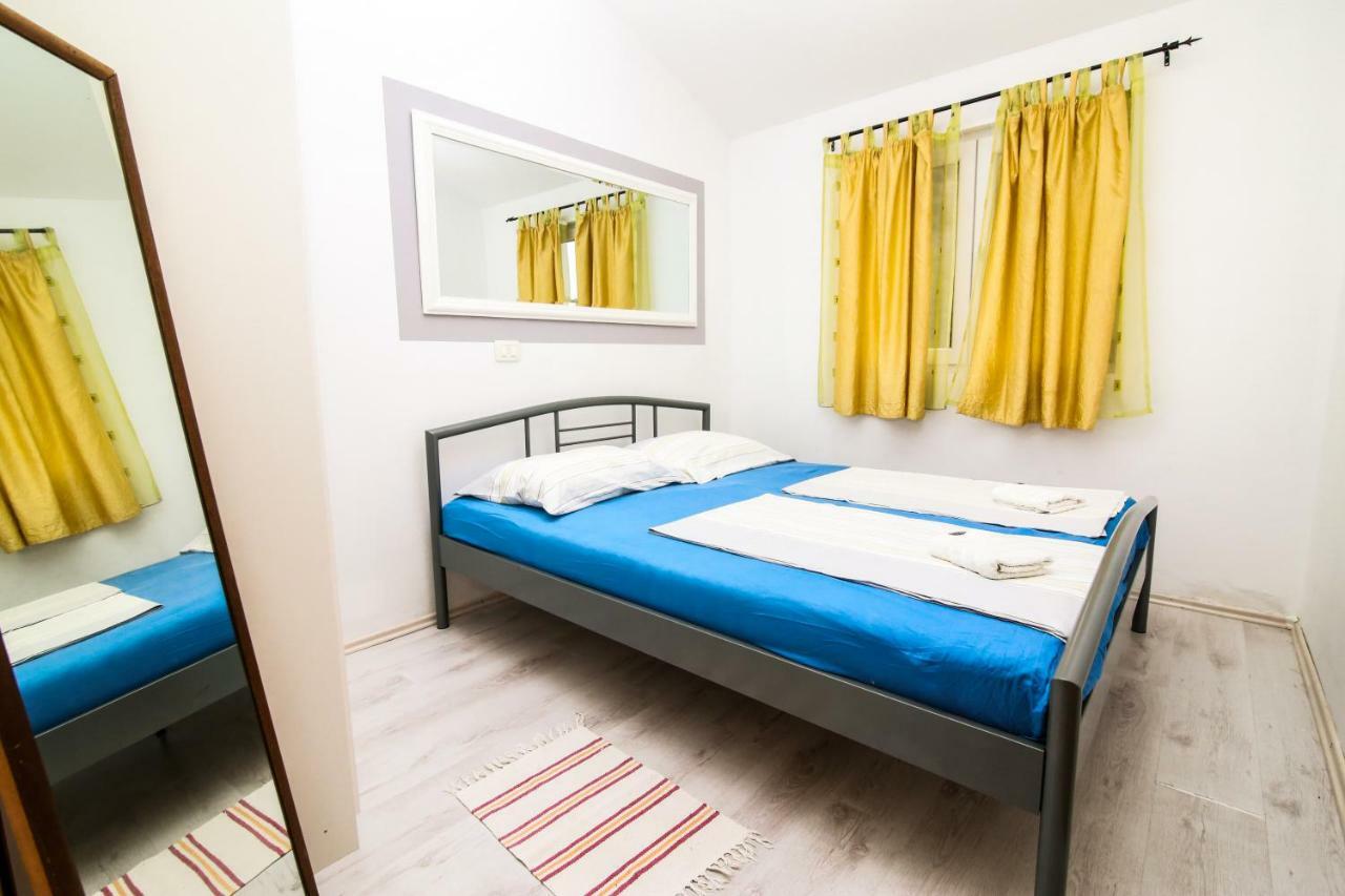 Apartments Alma Подгора Екстер'єр фото
