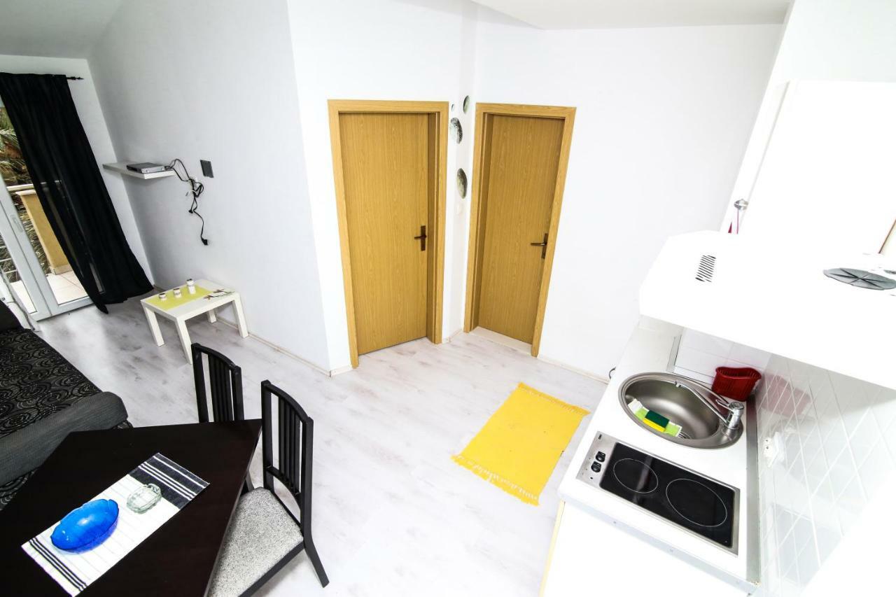 Apartments Alma Подгора Екстер'єр фото