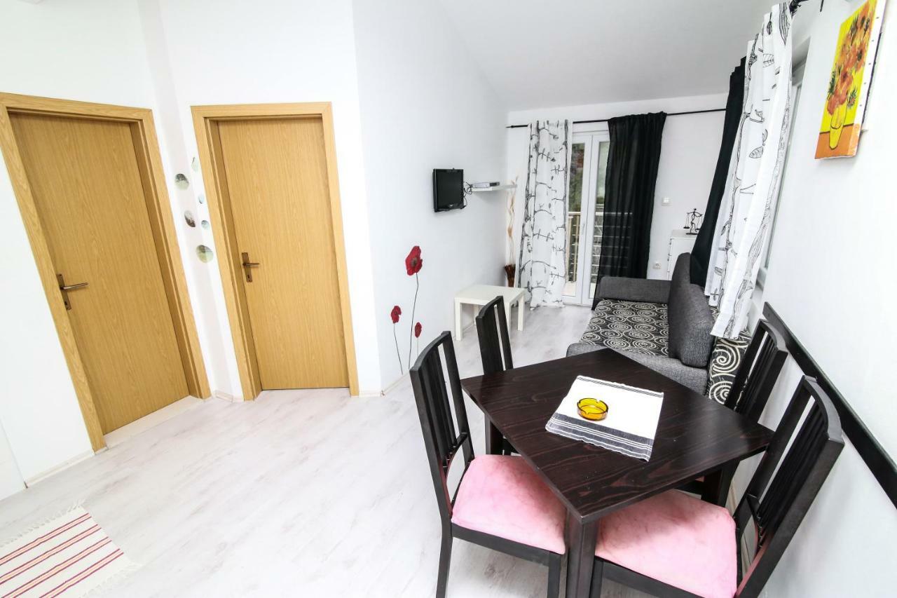 Apartments Alma Подгора Екстер'єр фото