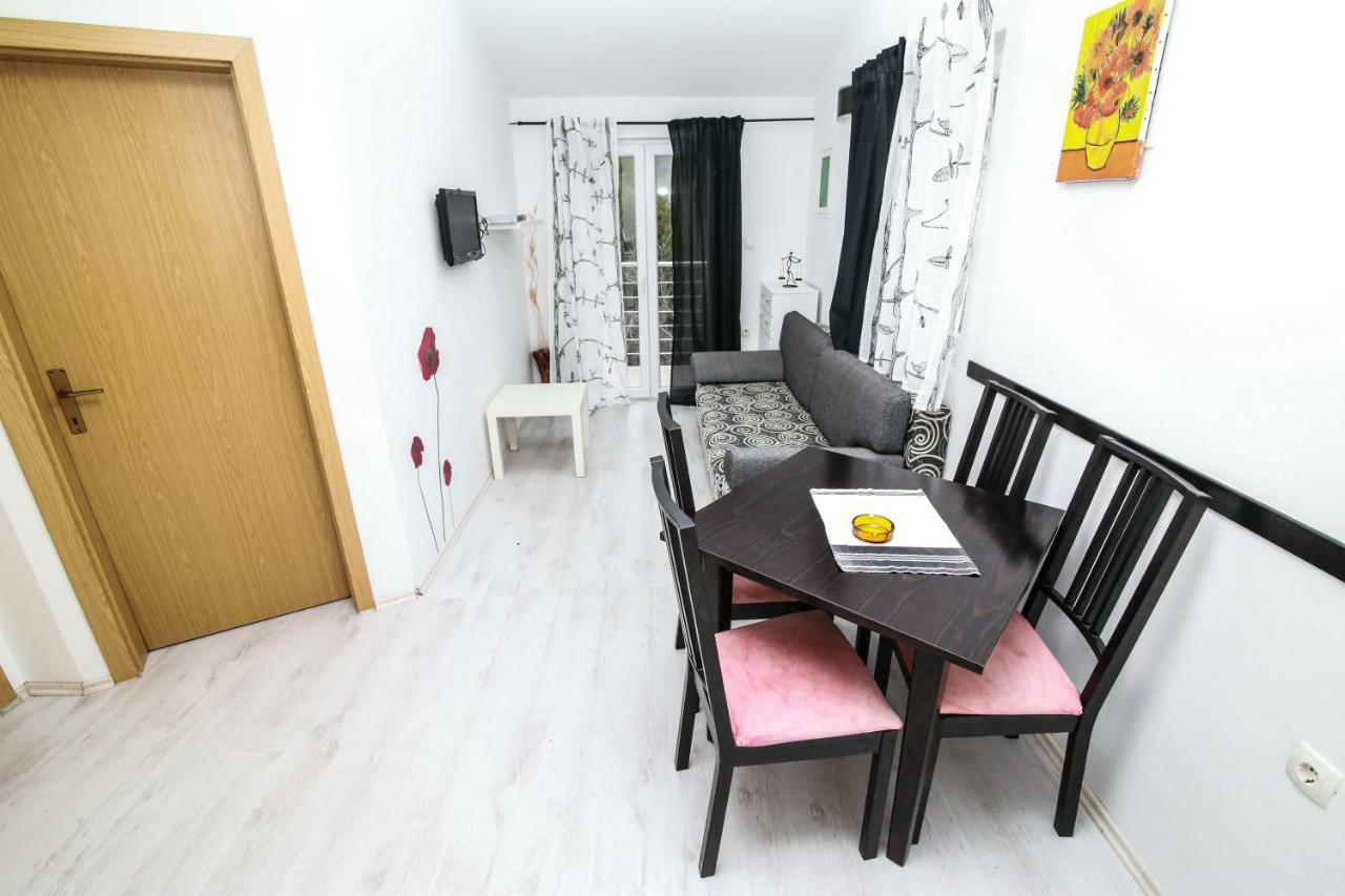 Apartments Alma Подгора Екстер'єр фото